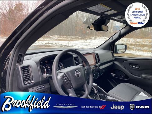 Used 2023 Nissan Frontier SV w/ Midnight Edition Package image 30