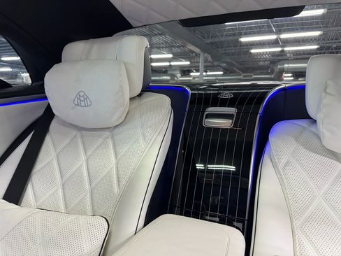 Used 2023 Mercedes-Benz Maybach S 680 4MATIC w/ Manufaktur Leather Package image 48