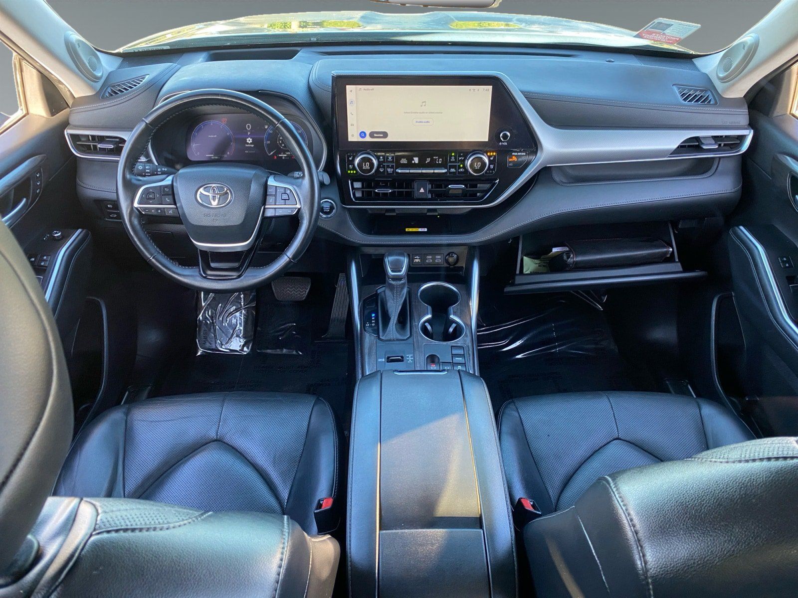 Used 2023 Toyota Highlander Platinum FWD image 10