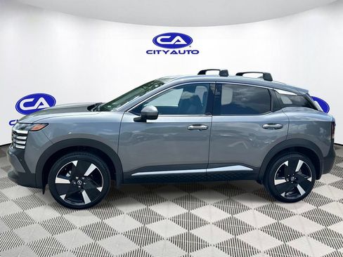 Used 2025 Nissan Kicks SR FWD image 8