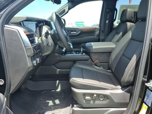 New 2026 GMC Yukon Denali w/ Denali Reserve Package AWD/4WD image 11