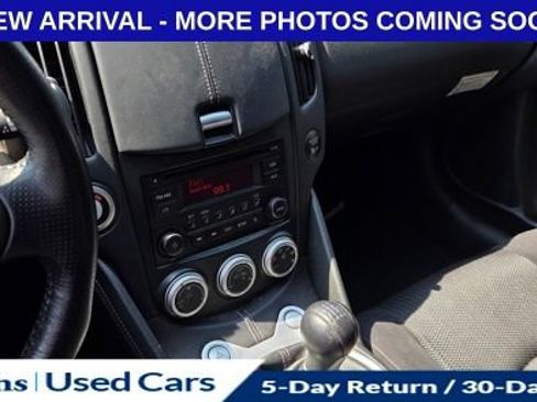 Used 2017 Nissan 370Z Coupe RWD image 16