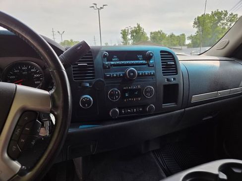 Used 2014 Chevrolet Silverado 2500 LT w/ Interior Plus Package AWD/4WD image 17