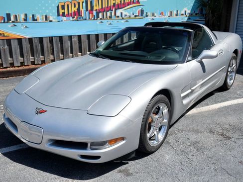 Used 2002 Chevrolet Corvette Coupe w/ Preferred Equipment Group2 image 5