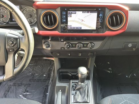 Used 2016 Toyota Tacoma TRD Sport w/ Towing Package image 29