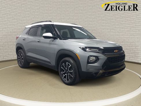 Used 2023 Chevrolet TrailBlazer ACTIV w/ Technology Package image 3