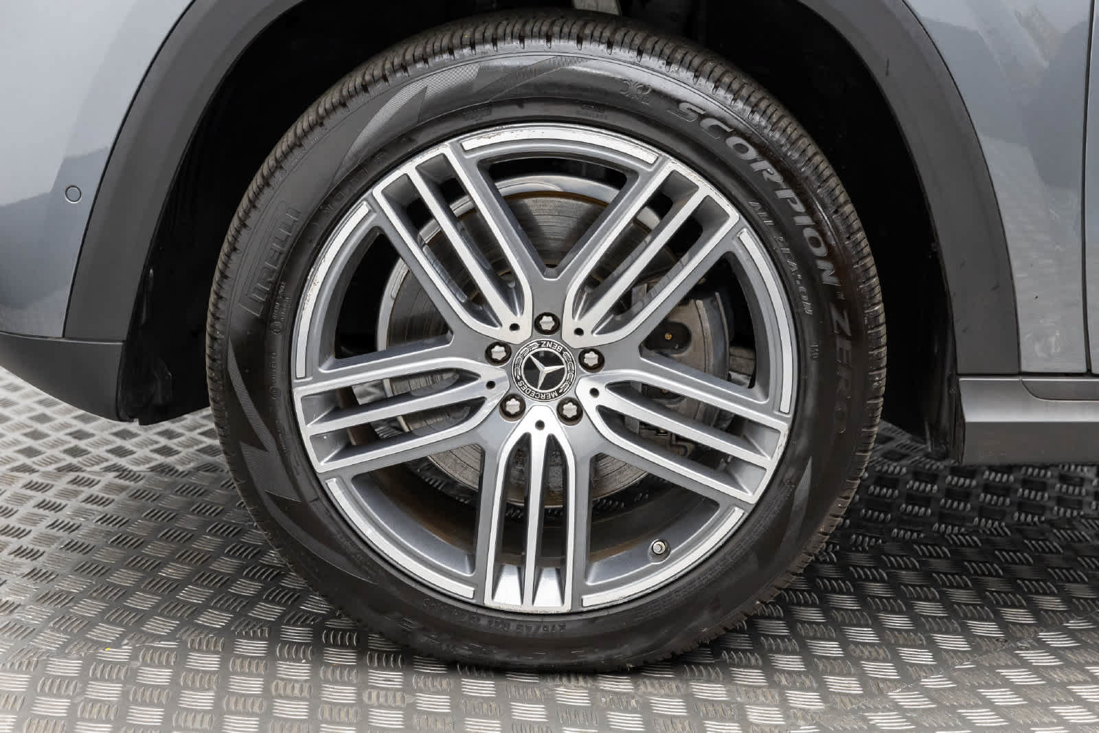 Used 2025 Mercedes-Benz GLS 450 4MATIC image 8
