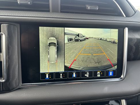 Used 2024 GMC Yukon Denali image 27