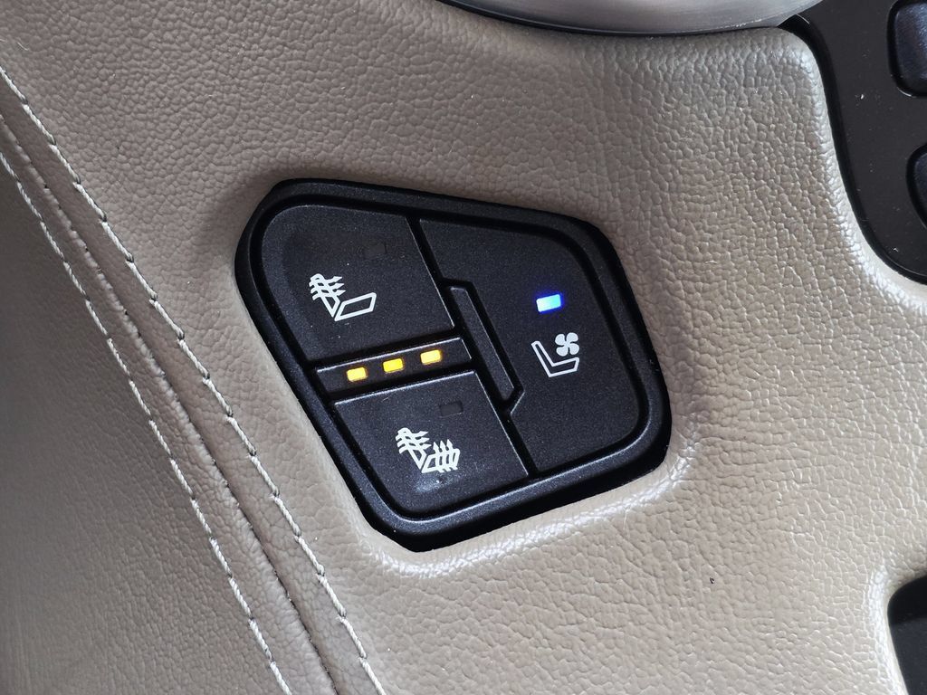 Used 2017 GMC Yukon SLT RWD image 25