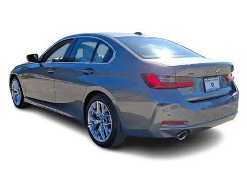 Used 2025 BMW 330i xDrive Sedan w/ Premium Package AWD/4WD image 4