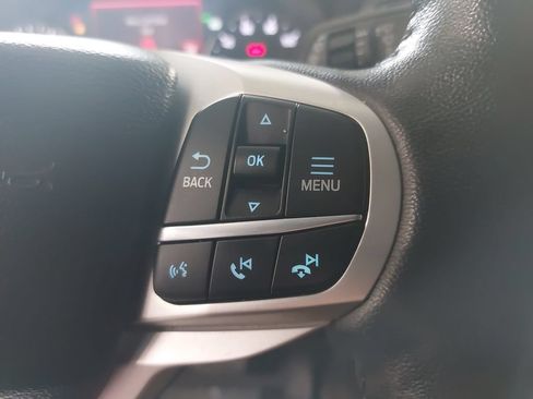 Used 2022 Ford Explorer XLT w/ Equipment Group 202A AWD/4WD image 19