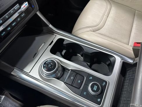 Used 2020 Ford Explorer Platinum AWD/4WD image 24