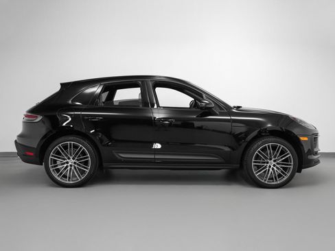 Used 2025 Porsche Macan image 13
