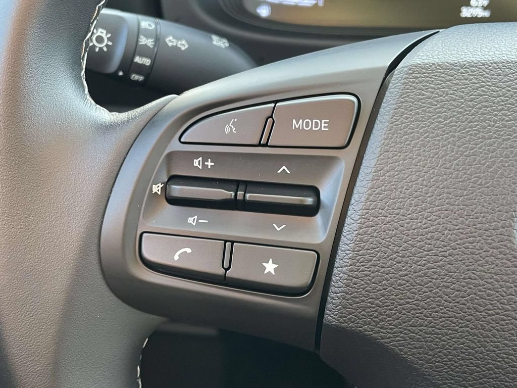 Certified 2026 Hyundai Venue SEL FWD image 10