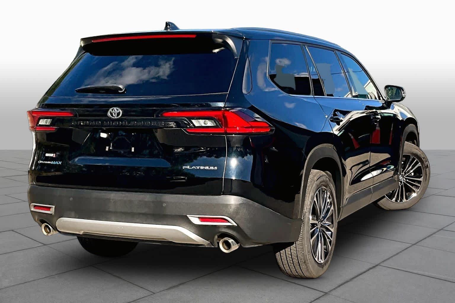 Used 2025 Toyota Grand Highlander AWD Hybrid image 13
