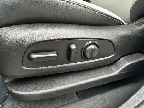 Used 2019 Chevrolet Equinox Premier image 19