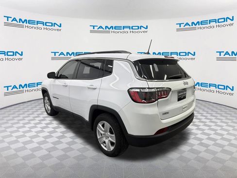 Used 2022 Jeep Compass Latitude FWD image 3