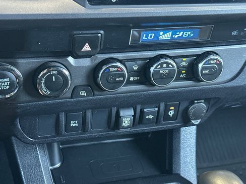 Certified 2023 Toyota Tacoma TRD Off-Road AWD/4WD image 18