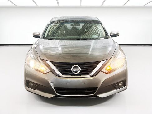 Used 2018 Nissan Altima 2.5 SR FWD image 2