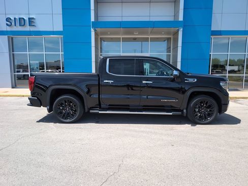 Used 2024 GMC Sierra 1500 Denali w/ Technology Package AWD/4WD image 1