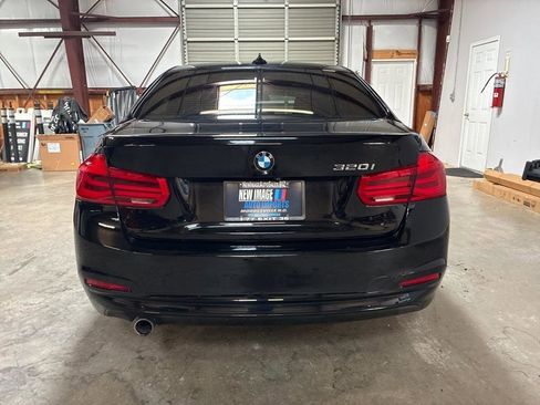 Used 2018 BMW 320i Sedan RWD image 13