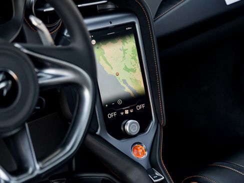 Used 2026 McLaren 750S Spider image 19