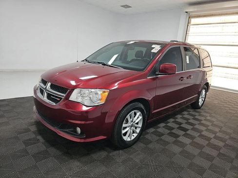 Used 2020 Dodge Grand Caravan SXT FWD image 1