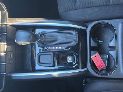 Used 2024 Chevrolet Colorado LT w/ LT Convenience Package image 27