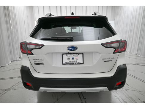 Used 2023 Subaru Outback Touring AWD/4WD image 6