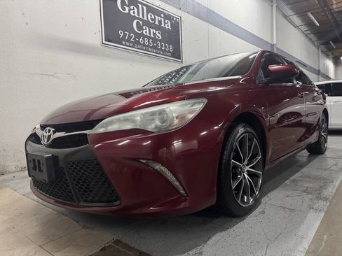 Used 2017 Toyota Camry LE image 2