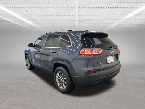 Used 2020 Jeep Cherokee Latitude Plus w/ Comfort/Convenience Group image 3