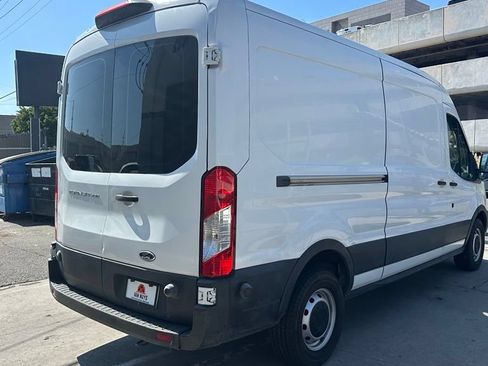 Used 2019 Ford Transit 250 148 Medium Roof RWD image 4