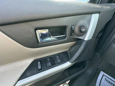 Used 2013 Ford Edge SE image 22