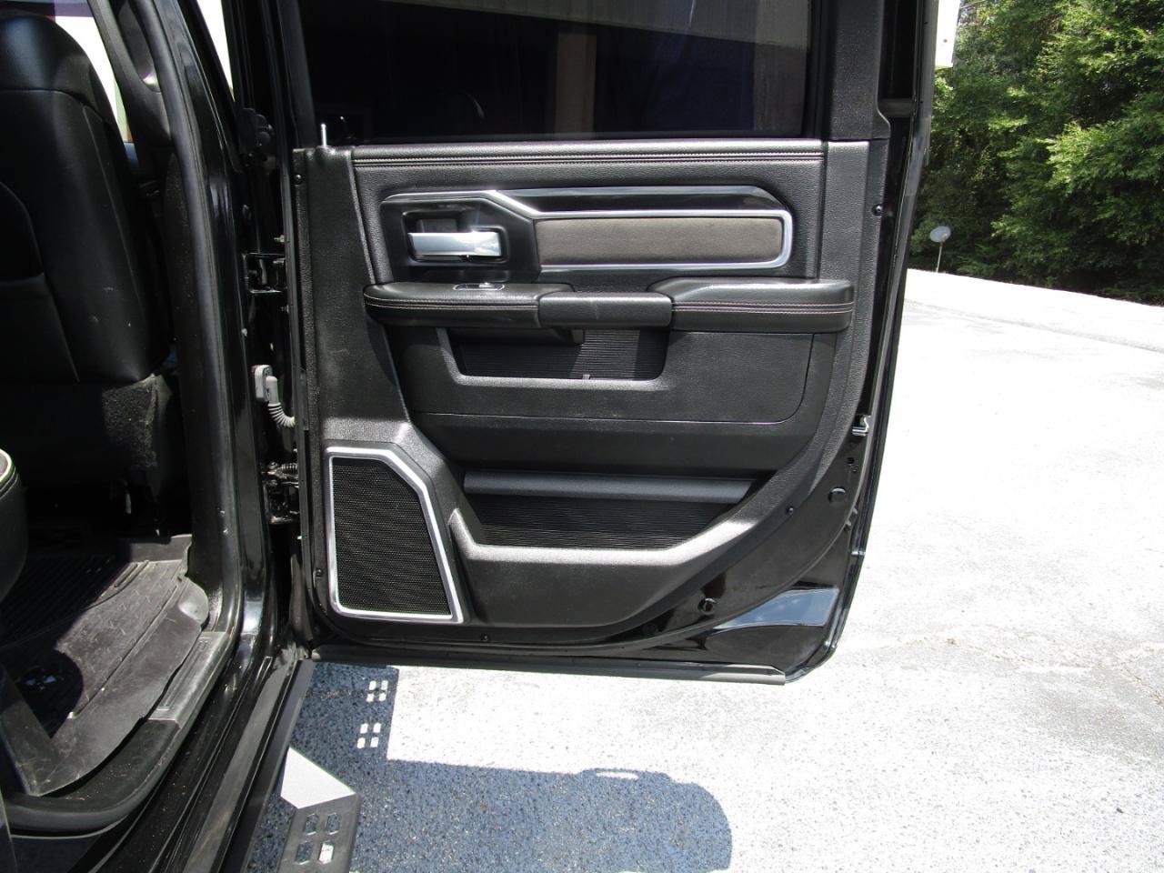 Used 2022 RAM 2500 Laramie w/ Night Edition AWD/4WD image 30
