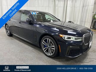 Used 2022 BMW 750i xDrive w/ Luxury Rear Seating Package AWD/4WD video 2