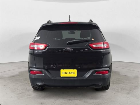 Used 2017 Jeep Cherokee Altitude image 4