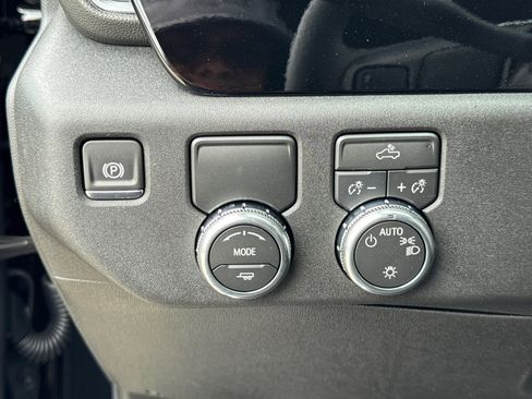 Used 2026 GMC Sierra 1500 SLE image 27