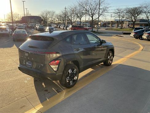 Used 2024 Hyundai Kona SEL w/ Convenience Package image 3