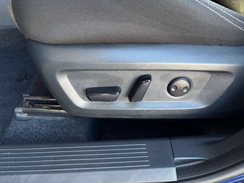 Used 2025 Nissan Rogue SV AWD/4WD image 22