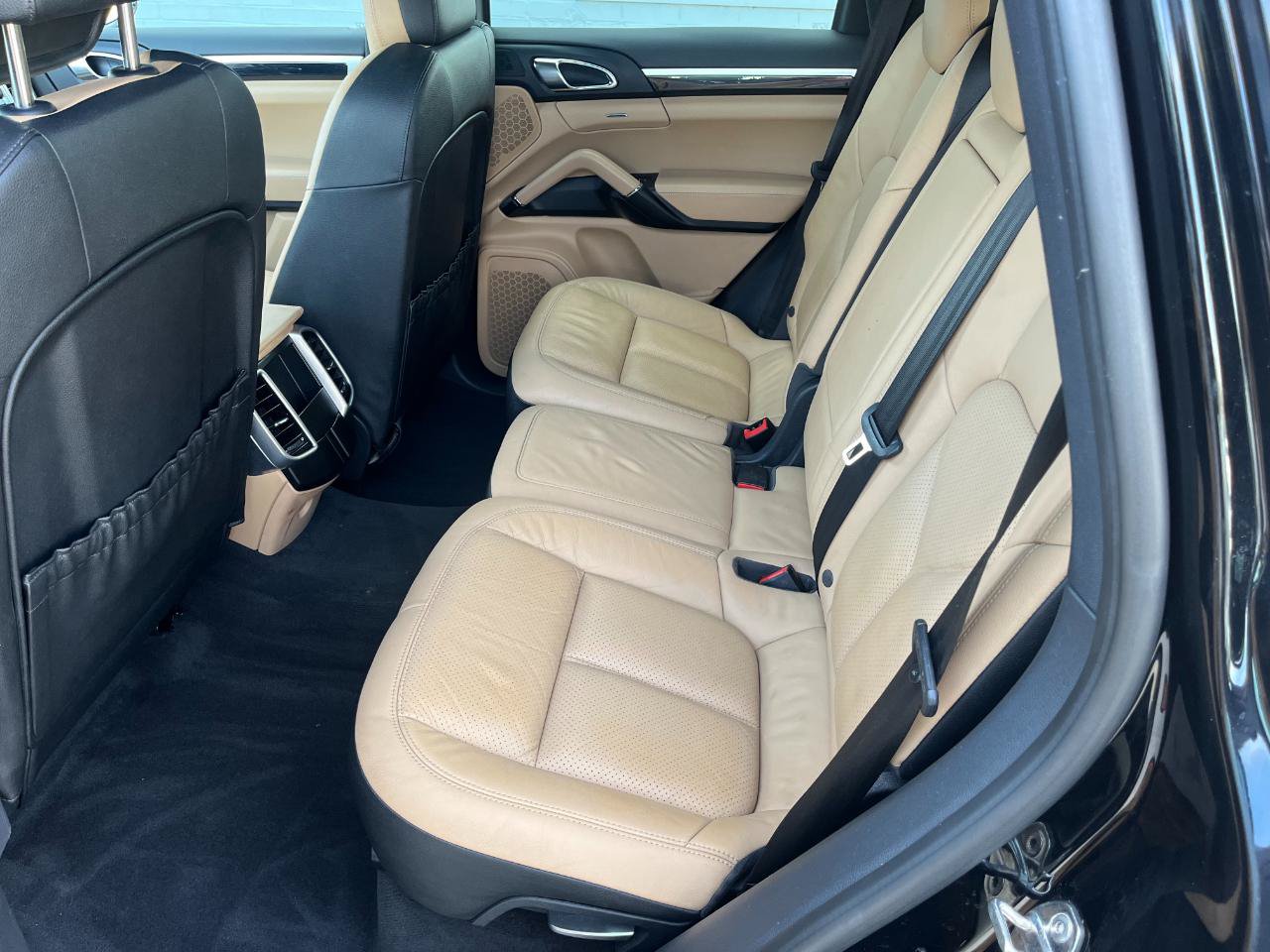 Used 2016 Porsche Cayenne Diesel AWD/4WD image 31