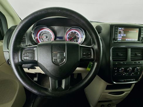Used 2017 Dodge Grand Caravan SE w/ Power Window Group FWD image 11