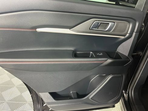Used 2025 Ford Explorer ST-Line w/ ST-Line Street Pack AWD/4WD image 28