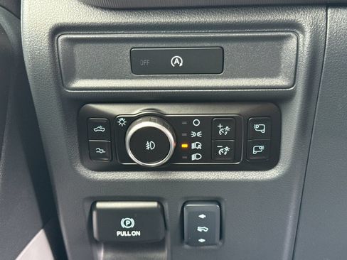 Used 2025 Ford F150 Raptor AWD/4WD image 38