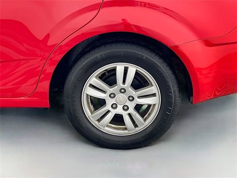 Used 2015 Chevrolet Sonic LT image 30