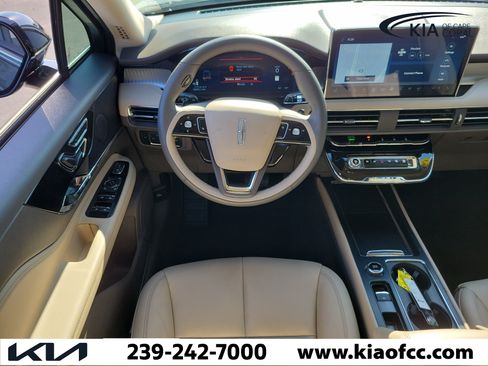 Used 2024 Lincoln Corsair FWD image 16