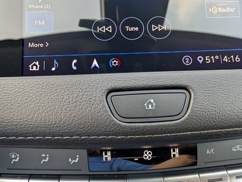 Used 2020 Cadillac XT4 Premium Luxury w/ Cold Weather Package image 15