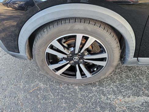 Used 2020 Nissan Kicks SV FWD image 36