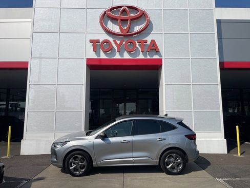 Used 2023 Ford Escape ST-Line image 1