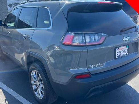 Certified 2019 Jeep Cherokee Latitude Plus FWD image 2