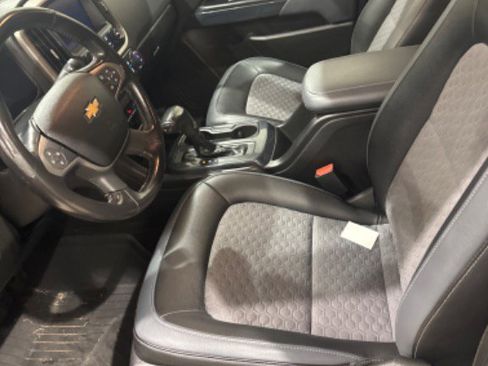 Used 2017 Chevrolet Colorado Z71 image 45